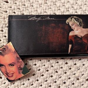 NWT! Marilyn Monroe Graphic Black Patent Tri-Fold Wallet